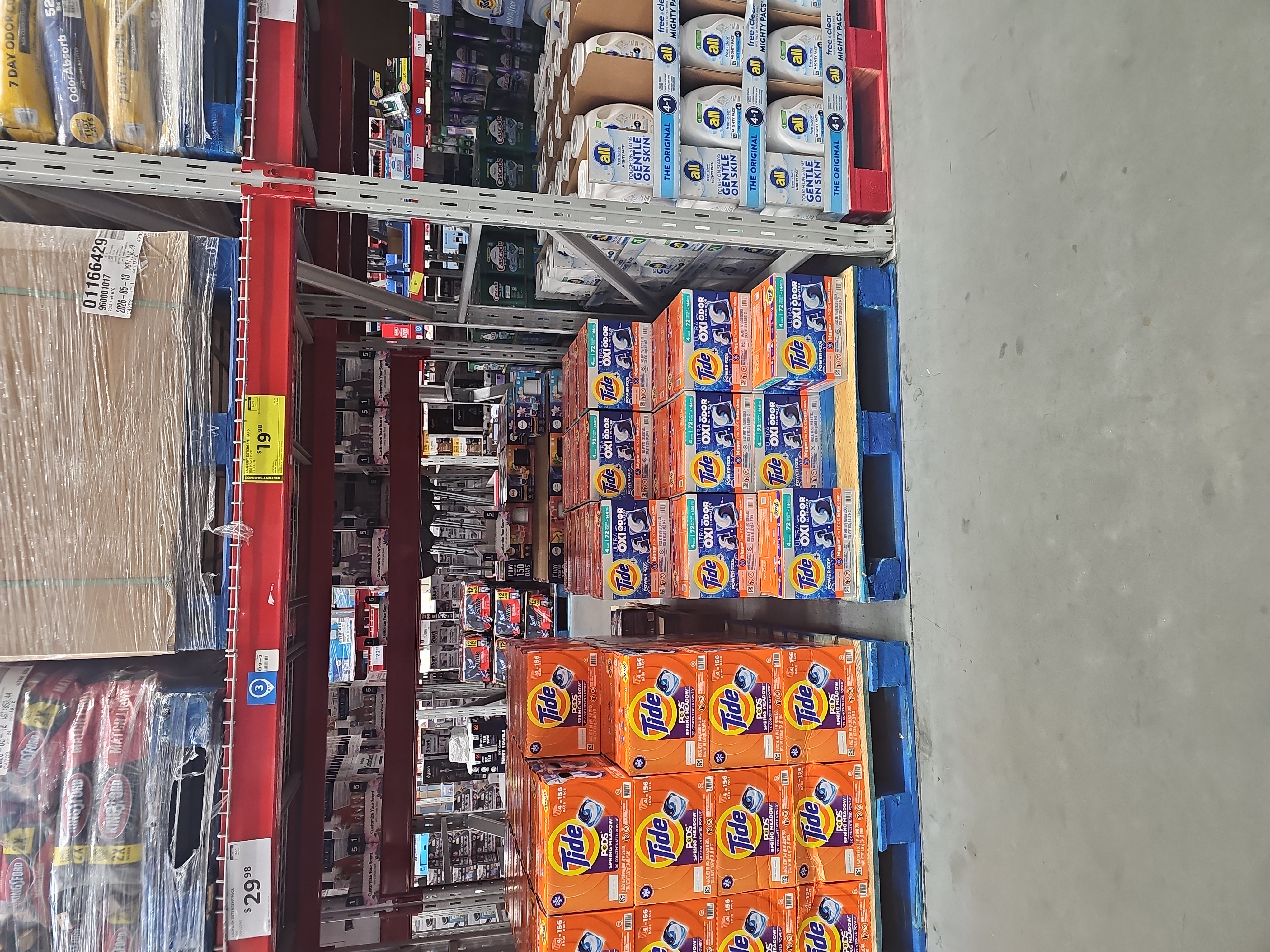 Tide Pods Spring Meadow and Oxi Odor Display