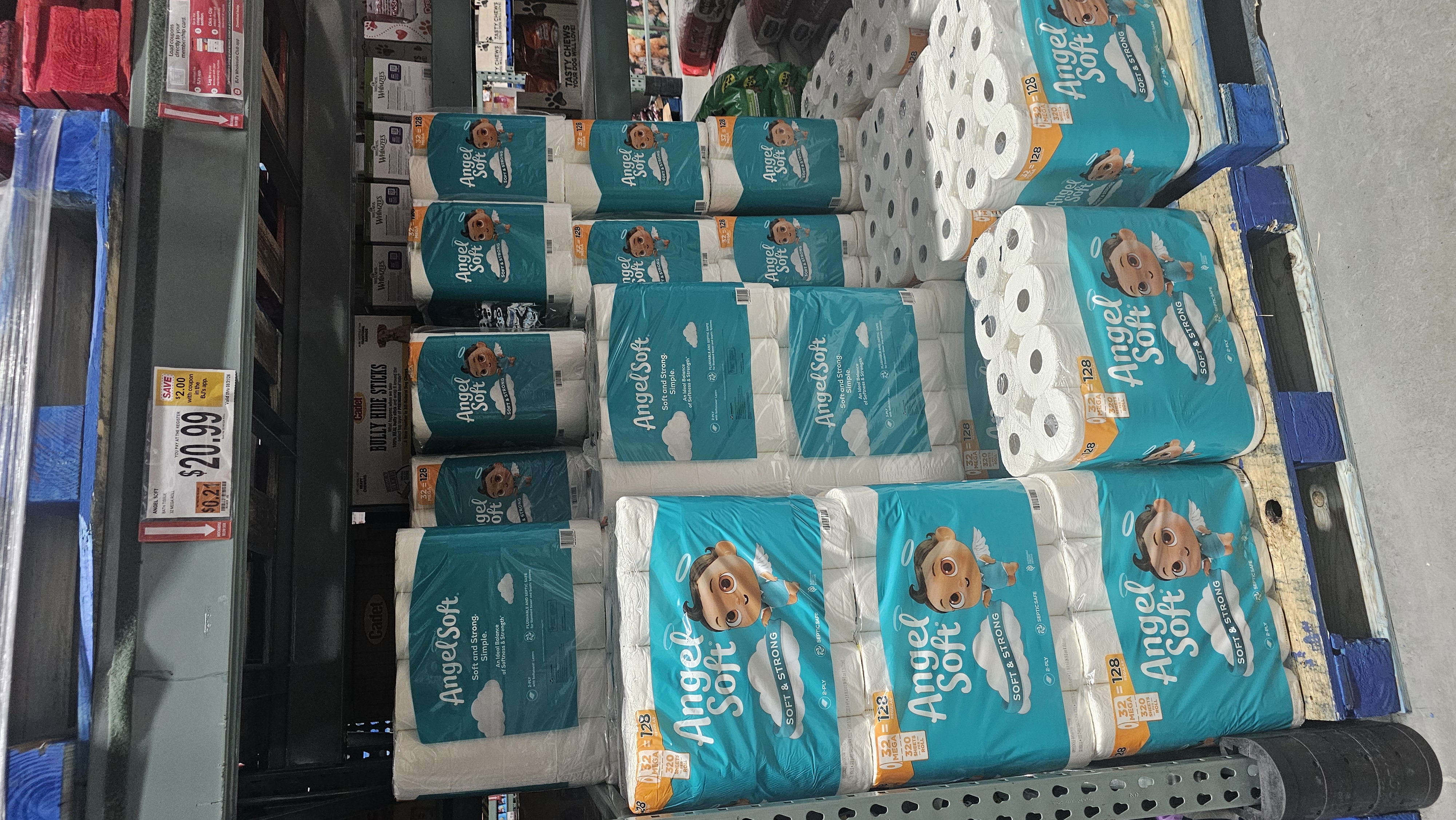 Angel Soft Soft and Strong — 32 rolls · 10240 sheets